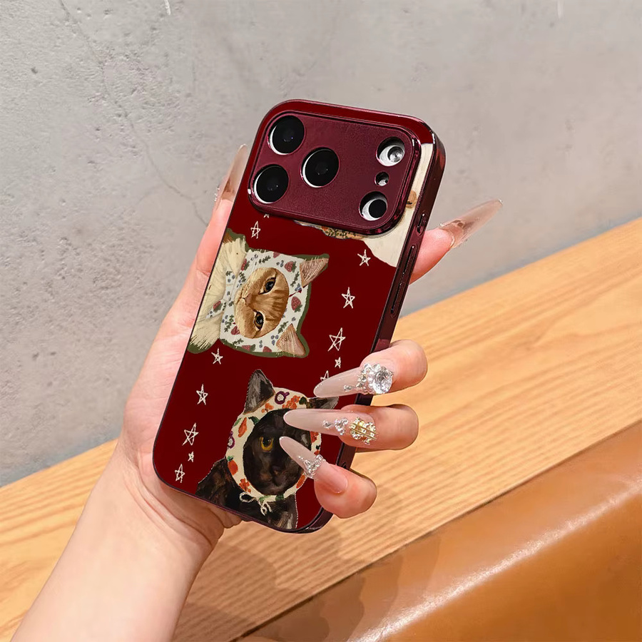 ECOCASE Handyhülle für iPhone 17 16 15 14 13 12 11 Pro Max 16E mit roter galvanisierter Glasschale und Katzen in Mützen Motiv - Bild 4