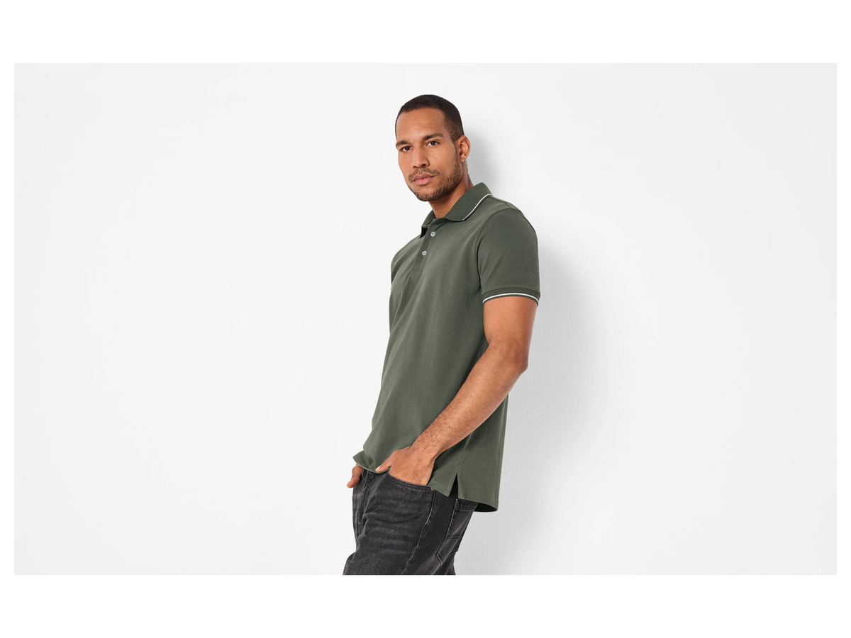 Es scheint ein Fehler in der Aufgabenstellung vorzuliegen: Der bereitgestellte Titel und die Facetten beziehen sich auf ein **Piqué Poloshirt** (Bekleidung), während die Anweisungen und Regeln explizit für **Schmuck- oder Uhrenartikel** definiert wurden.
 - Bild 2