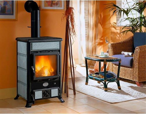 La Nordica-Extraflame Rosella R1 Kaminofen aus Naturstein in Grau mit 8,8 kW - Bild 3