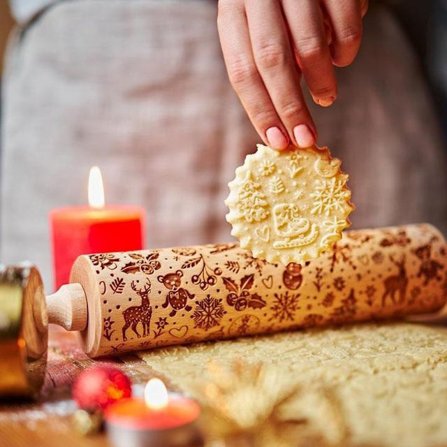 Arjmide Nudelholz aus Holz mit Weihnachtsmotiv und Blatt-Gravur, Braun, Länge: 34,8 cm - Bild 1