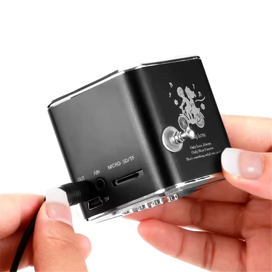 AyeBeau Mini Bluetooth-Lautsprecher mit FM-Radio und MP3-Player als tragbare kabellose Soundbox - Bild 3