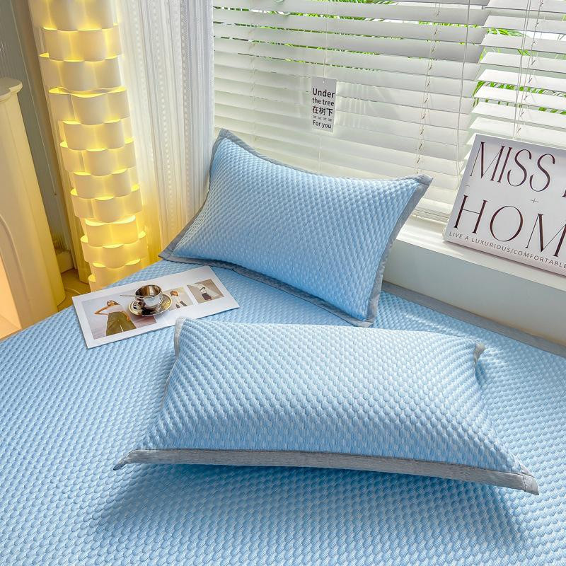 Your Warm Home Kühlendes Bettlaken-Set aus Viskose in Blau, 3-teiliges Jacquard-Set für den Sommer, B/T: 90 x 200 cm - Bild 1