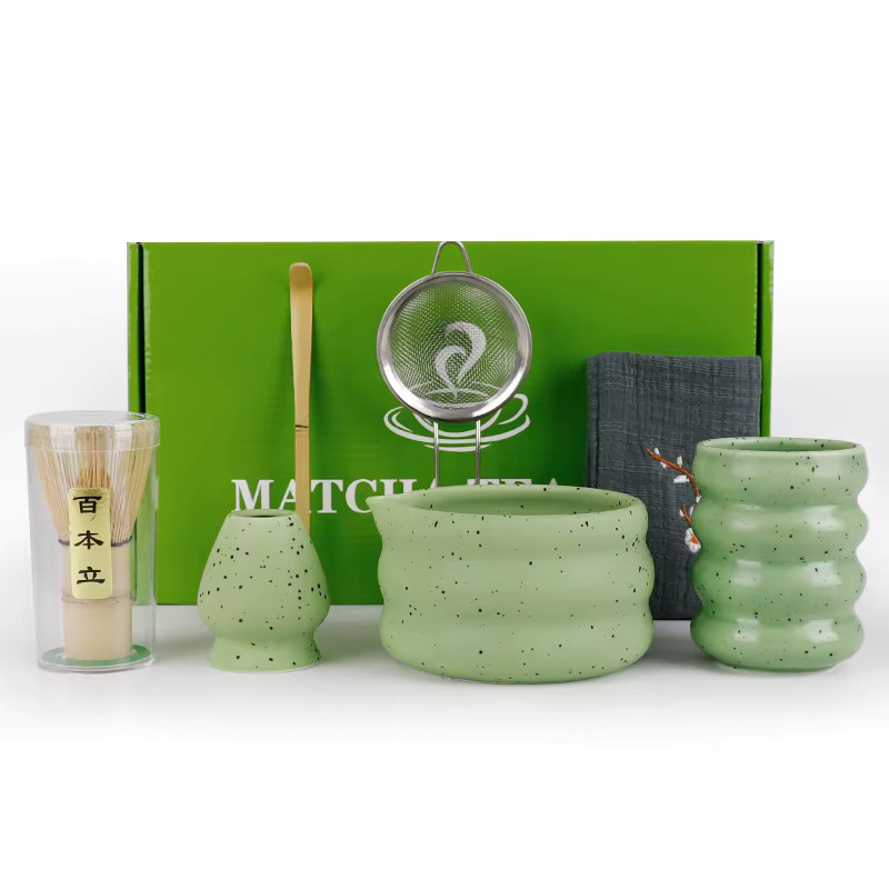 7-teiliges Matcha-Set aus Keramik und Bambus in Grün mit gesprenkelter Schüssel und Zubehör - Bild 4