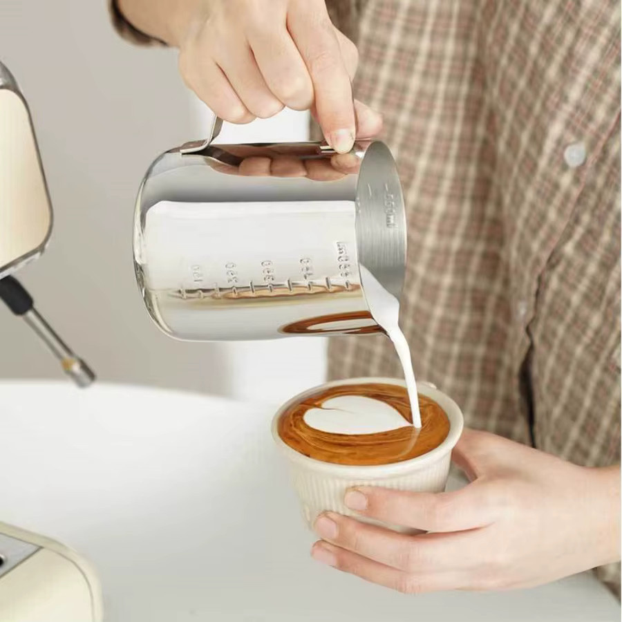 Milchkännchen aus Edelstahl von BAIJL zum Aufschäumen von Milch für Kaffee und Latte, Silber, 350 ml / 600 ml / 900 ml - Bild 4