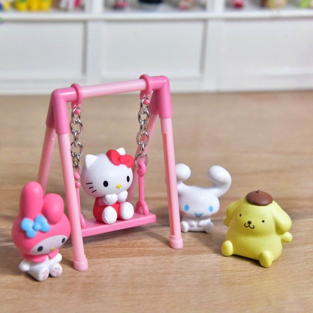 Sanrio Gashapon Schaukel-Actionfiguren Sammlung für Kinder mit Hello Kitty, Pompompurin, Cinnamoroll und My Melody - Bild 1