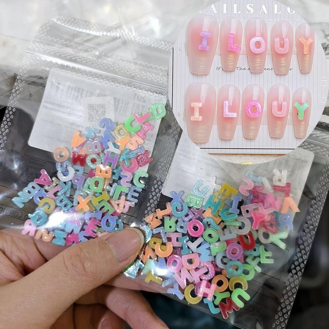 MAFANAILS Nagelcharms, 3D Buchstaben A-Z, Harz, Glänzend, Unisex - Bild 1