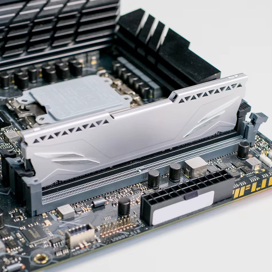 ENVINDA DDR4 Desktop-Arbeitsspeicher UDIMM mit Kühlkörper und XMP 2.0 Unterstützung - Bild 2