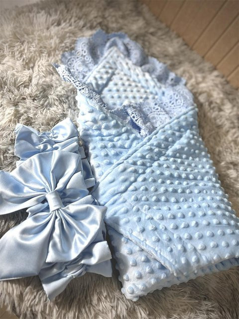 Dollbling Satin-Wickeldecke für Babys mit Schärpe, weiches Wickeltuch für Taufe und Kinderwagen, Weiß oder Blau - Bild 1