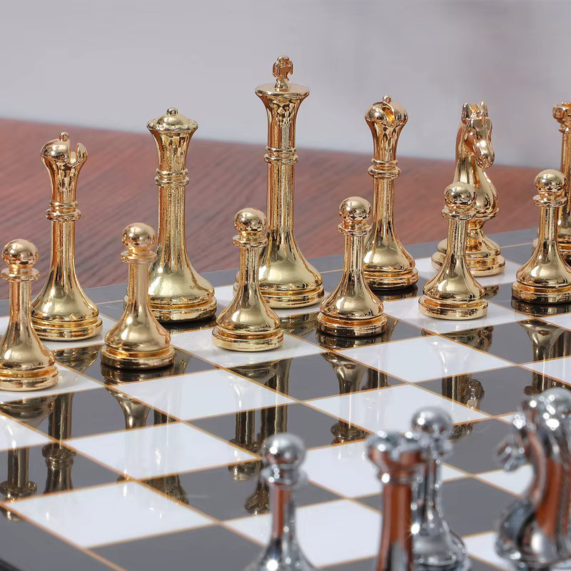 Yernea Schachbrett, Strategiespiel, mit Schachfiguren aus Zinklegierung - Bild 4