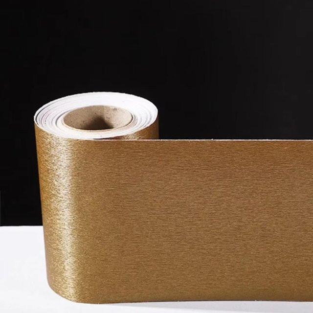 Selbstklebender Metall-Imitations Aufkleber von Artesano Home in Gold, Gebürstete Optik für Sockelleisten, Wandleisten, Türrahmen und Fensterrahmen, Länge: 5 m, Breite: 10 cm - Bild 1
