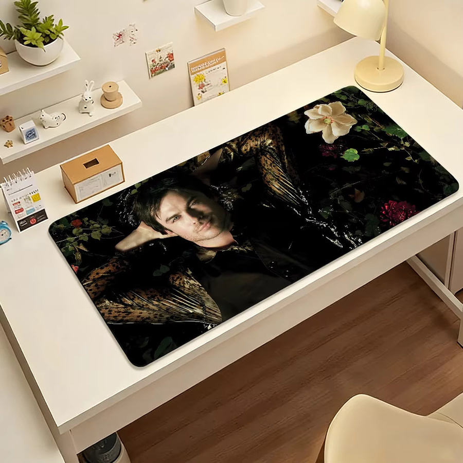 Damon Salvatore Vampire Diaries XXL Mauspad als rutschfeste Schreibtischunterlage in Multicolour für PC und Laptop - Bild 6