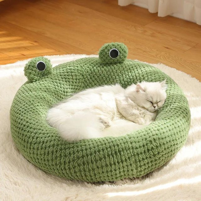 Plüsch Haustiernest in Froschform für Katzen und Hunde, grün, rutschfest - Bild 1