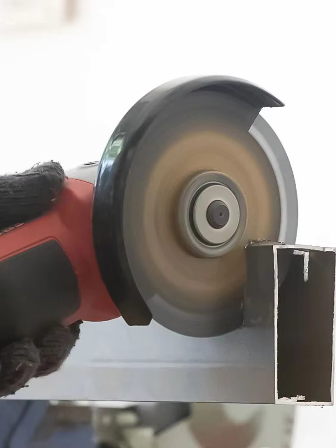SCIMAKER Hartmetall-Sägeblatt für Holz, rote Holzsägescheibe für Winkelschleifer, Durchmesser: 115 mm - Bild 1