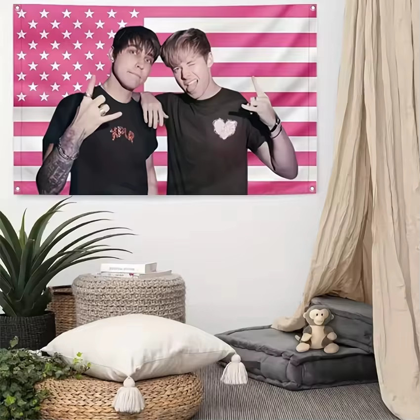 Wandteppich mit US-Flagge Design von Jack und Johnny Sam Colby in Pink mit Sternen und Streifen - Bild 4