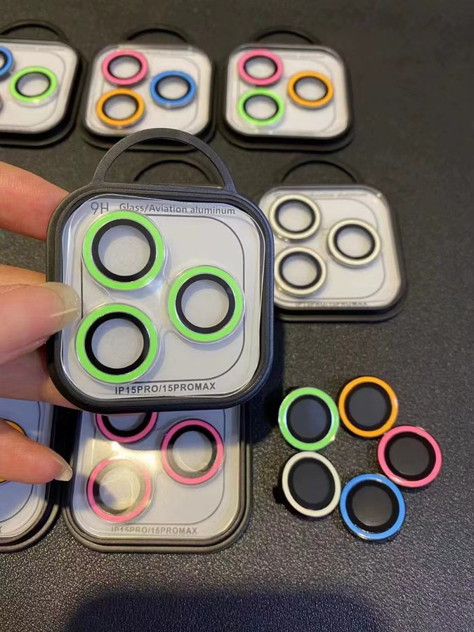 Leuchtender Kameraobjektivschutz Ringglas für iPhone 15 Pro Max und weitere Modelle in verschiedenen Farben - Bild 1