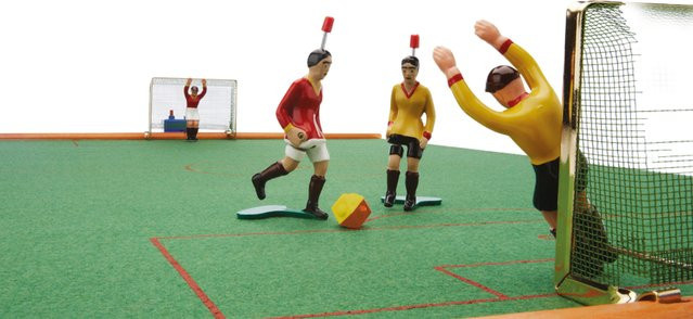 TIPP-KICK Retro Spielzeug aus Holz, Messing und Filz - Bild 1