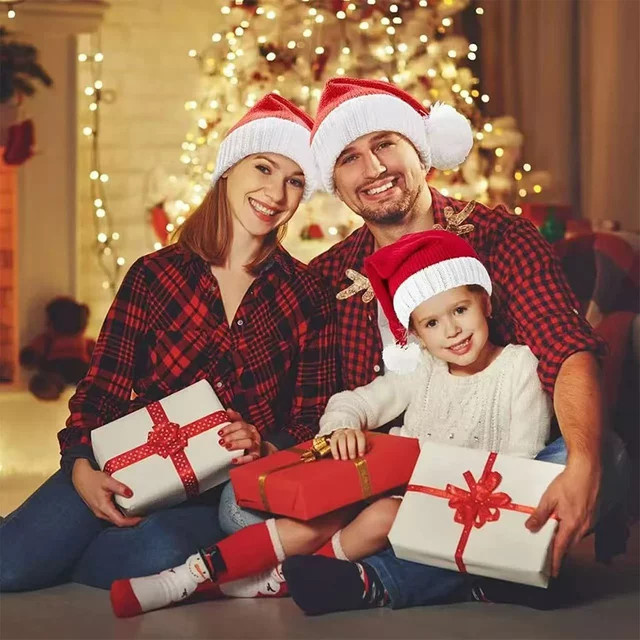 Gestrickte Weihnachtsmütze von Runto in Rot - Bild 1