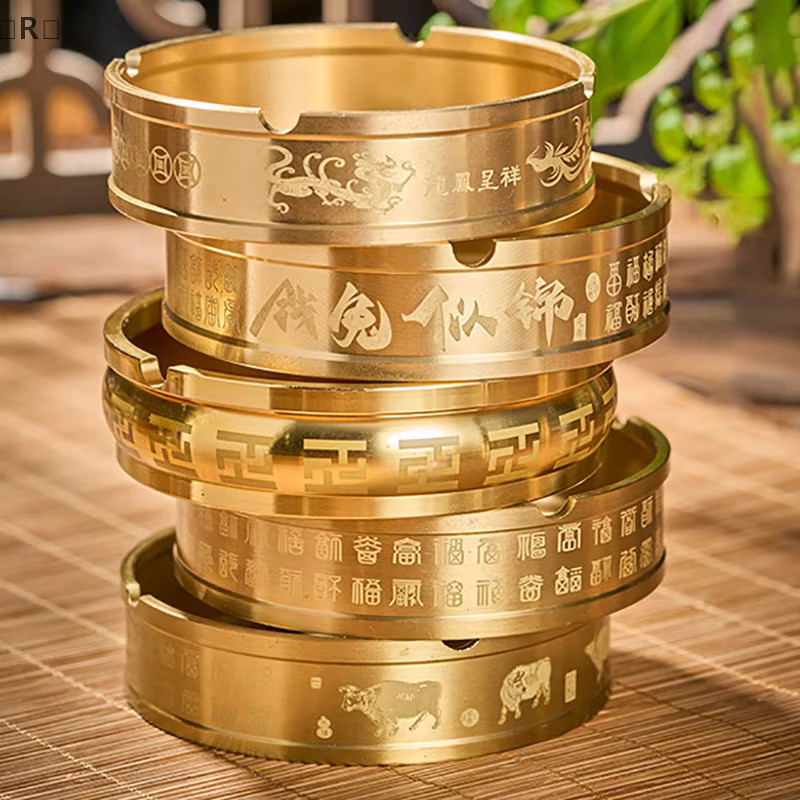 ómR Parque Tragbarer Aschenbecher aus Messing in Gold, runder Metall-Aschenbecher für Büro und Haushalt - Bild 2