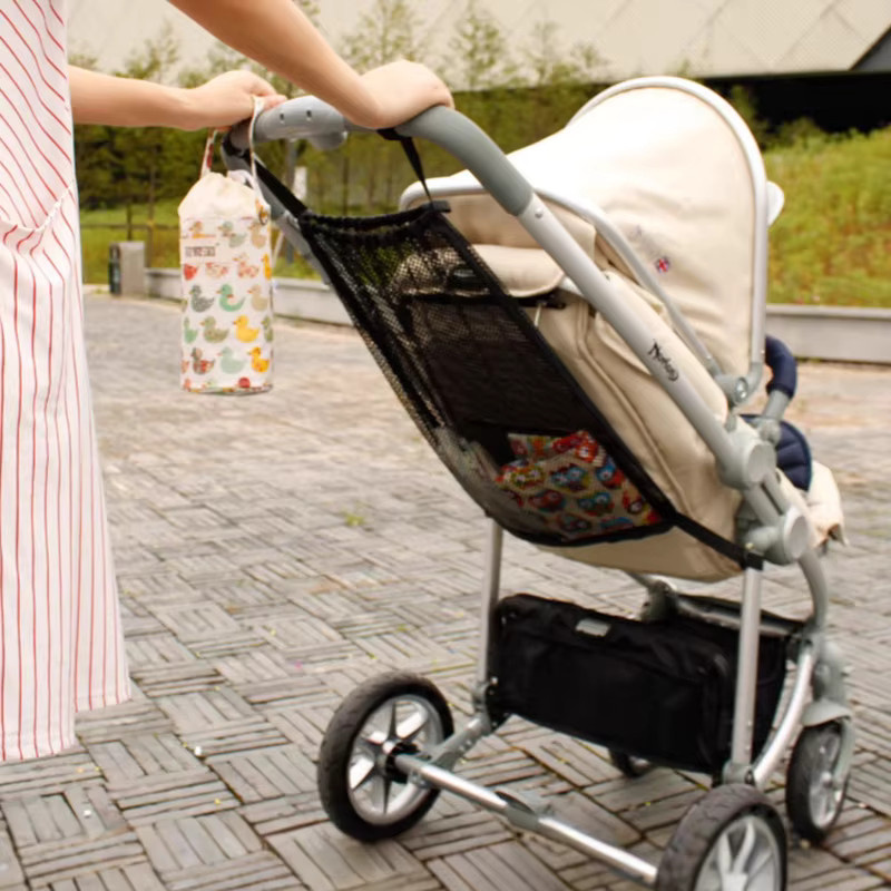 DANIVIVI Baby Organizer aus Mesh für den Kinderwagen in Schwarz mit Clips zur Windelaufbewahrung und Zubehörorganisation - Bild 4