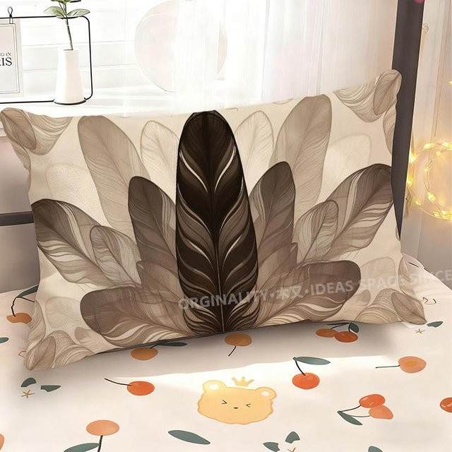Rechteckige Kissenhülle mit Feder-Muster von JMG Clothing in Beige, B/H: 50 x 30 cm - Bild 1