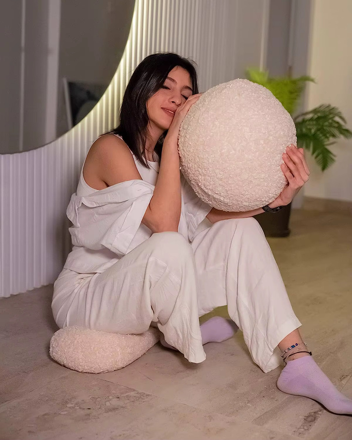 Inyahome Rundes Kissen im Boho-Stil, Weißes Kugel-Wurfkissen für Sofa und Deko - Bild 2