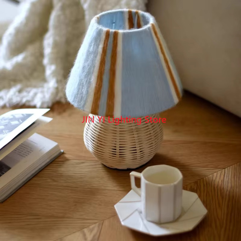 JIANKEXING Rattan Stehlampe im antiken Stil, handgewebt, mehrfarbig, inklusive Lichtquelle - Bild 2