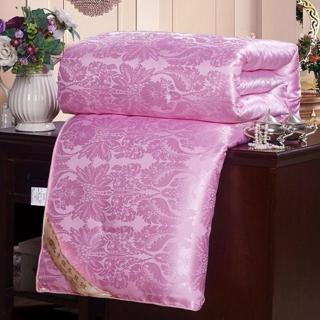 GraspDream Luxus Bettdecke aus natürlicher Maulbeerseide in Rosa, handgefertigte Jacquard-Steppdecke für alle Jahreszeiten, B/B: 180 x 220 cm - Bild 1