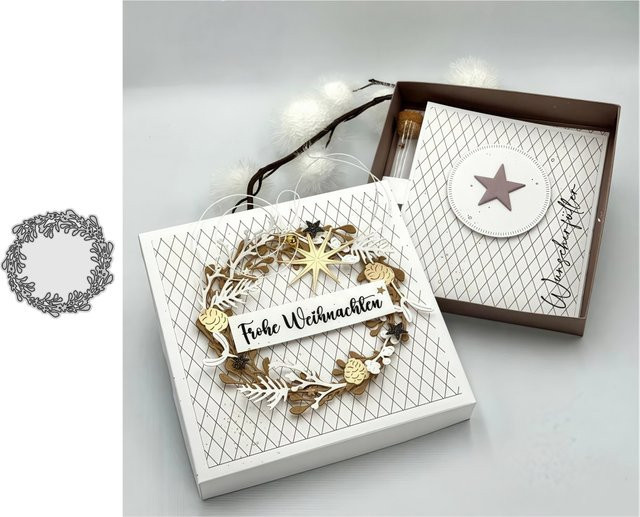 Großformatiger Herbstkranz aus Metall in Gold für Scrapbooking und Bastelarbeiten - Bild 1