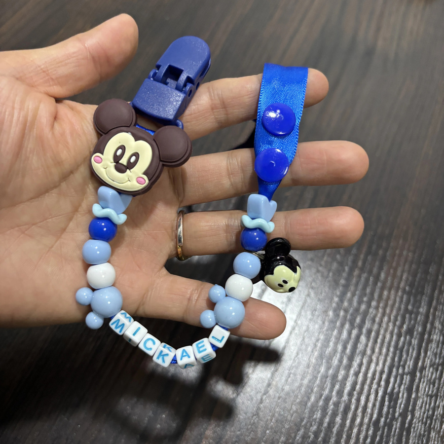 Disney Schnuller-Set mit Nasenklammern und Anti-Verlust-Fixierkette für Babys in Rot und Blau - Bild 1