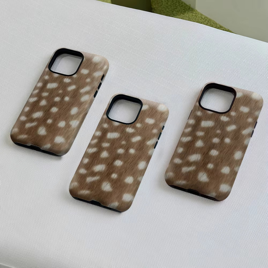 Robuste doppelschichtige Handyhülle mit Hirschmuster-Textur für iPhone 17 16 15 14 13 Pro Max Plus in Braun von Potdemiel - Bild 4