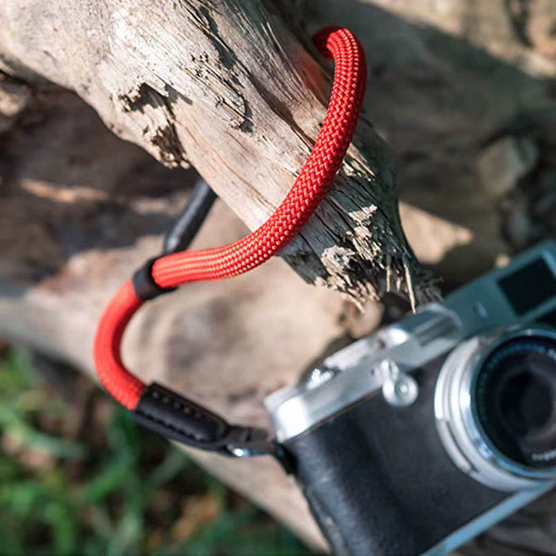 NiYi Kamera-Handschlaufe aus gewebtem Kletterseil in Schwarz, universell passend für Sony, Nikon, Canon, Fuji, Pentax und Olympus - Bild 3