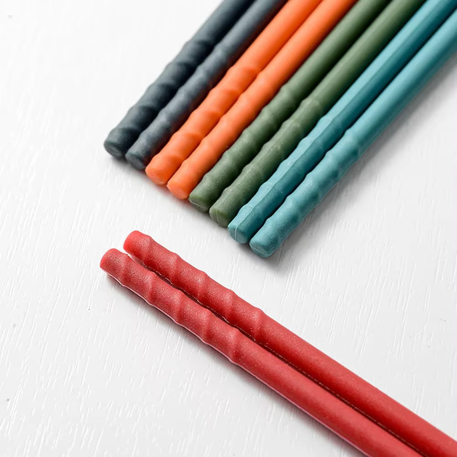 5-teiliges Silikon-Essstäbchen-Set von uniturcky in Mehrfarben mit rutschfestem Griff und mattem Finish - Bild 3
