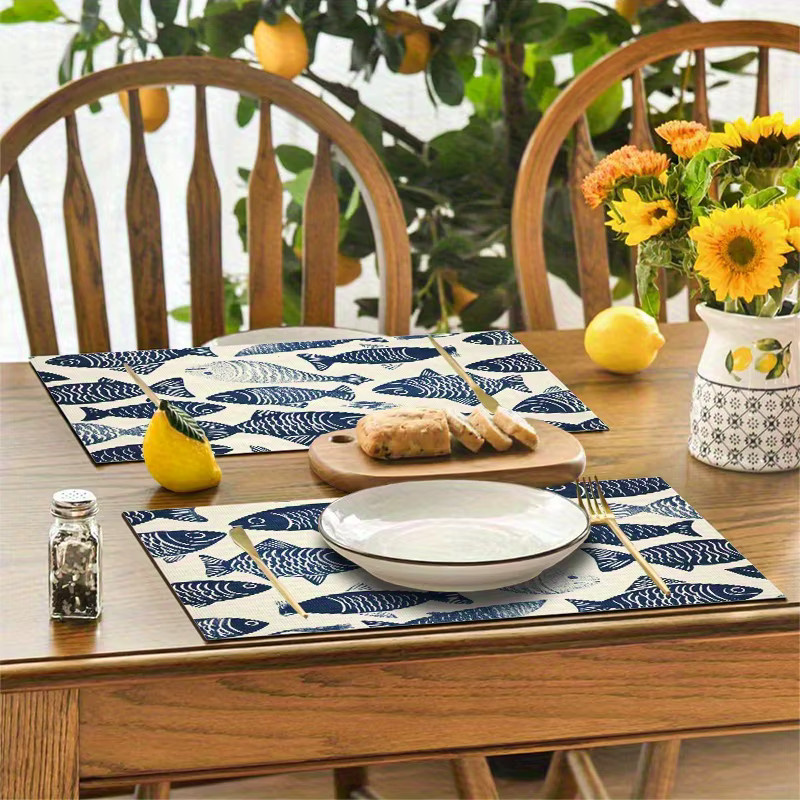 VIKAMA 4-teiliges Set rutschfeste Tischsets aus Filz in Blau-Weiß mit maritimem Grafikdesign - Bild 3