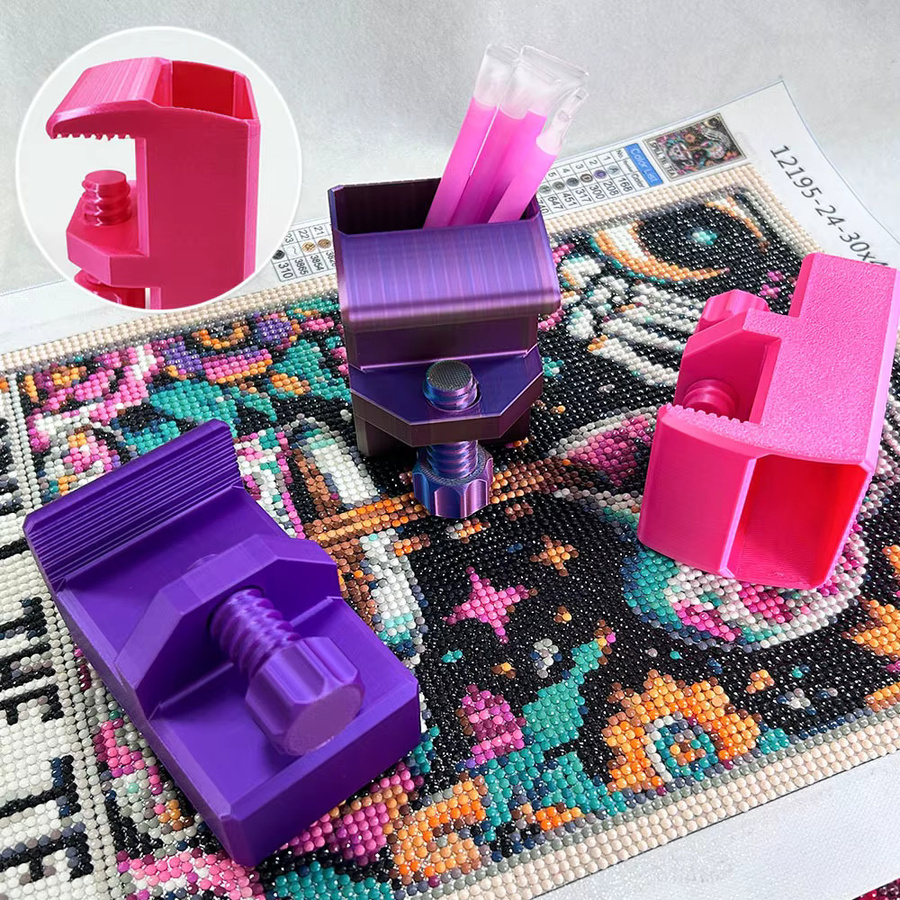 XUEQIXIAOZU 3D-Druck Diamant Malerei Zubehör Set mit bunten Punkt Bohrer Stifthaltern und Aufbewahrungsbox in Rot und Multicolour - Bild 2