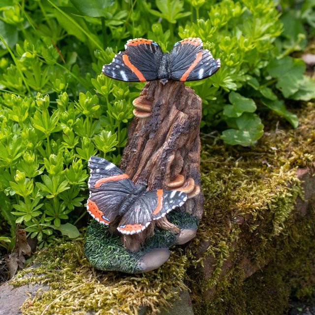 Admiralfalter Figur aus Polystone von HotAnt in Braun und Mehrfarbig - Bild 1