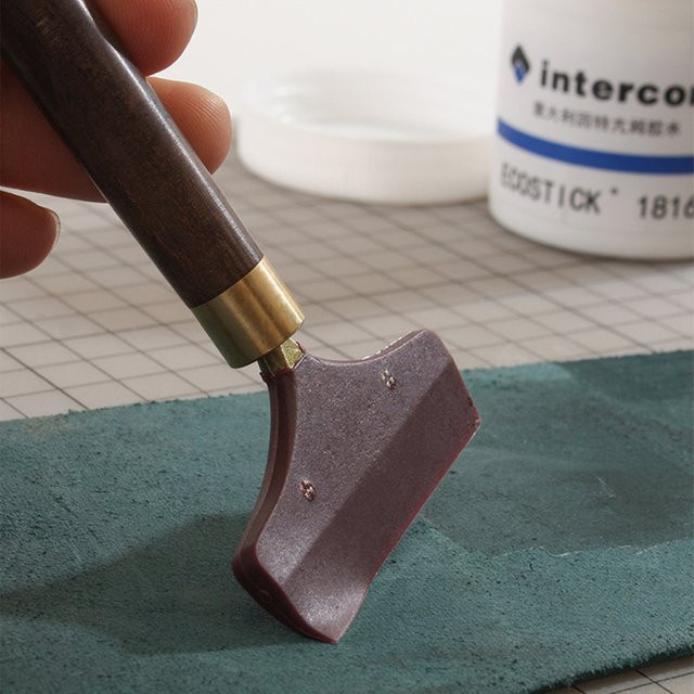 Praktisches Leder-Klebewerkzeug mit Sandelholz-Griff in Braun für Leathercraft und DIY-Handwerk - Bild 1