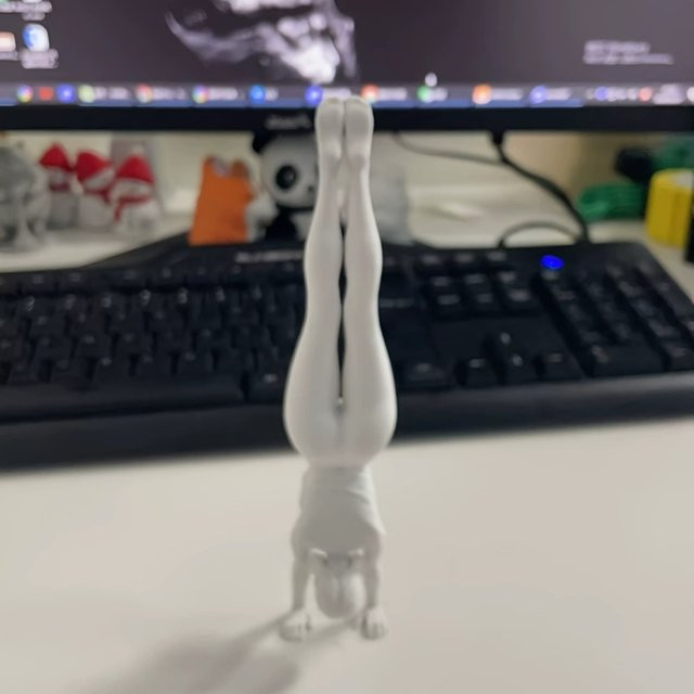 CELEBON 3D-Druck Ballett-Mädchen Skulptur in Weiß als moderne Kunstdekoration für deinen Schreibtisch - Bild 1