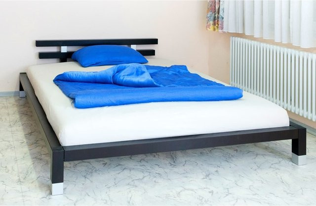 Vaja Möbel Futonbett Tokio aus Massivholz Kiefer in Schwarz, Silber oder Blau - Bild 1