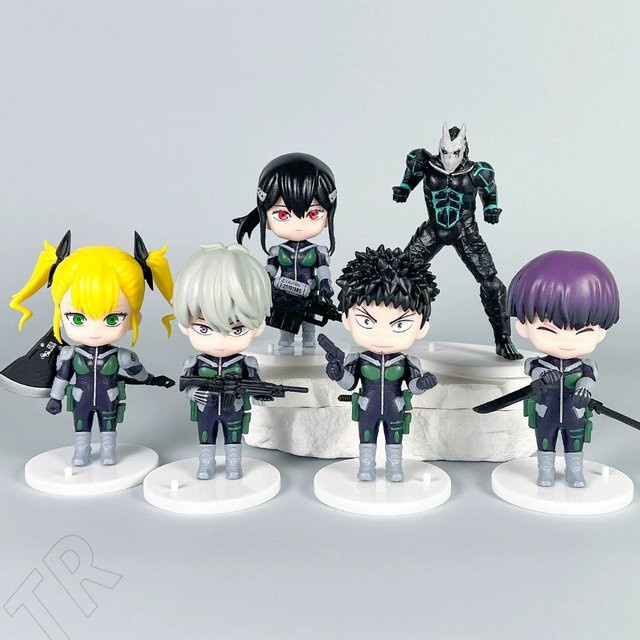 Bandai Kaiju No 8 Chibi-Anime-Figur aus PVC, Sammlermodell Kafka Hibino, Reno Ichikawa und Kikoru Shinomiya, Multicolor Desktop-Ornament - Bild 1