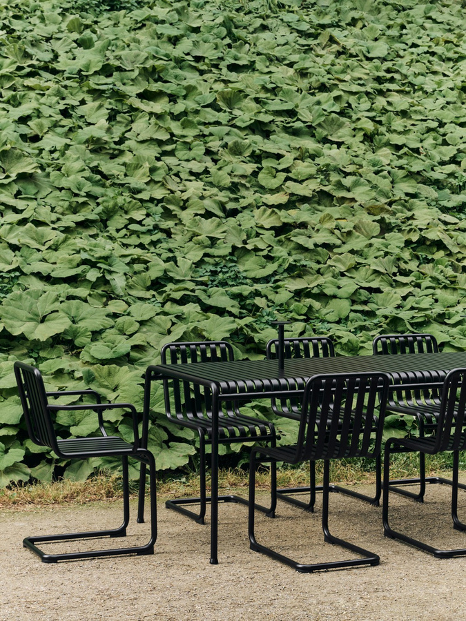 HAY Palissade Gartentisch aus Stahl in Schwarz - Bild 1