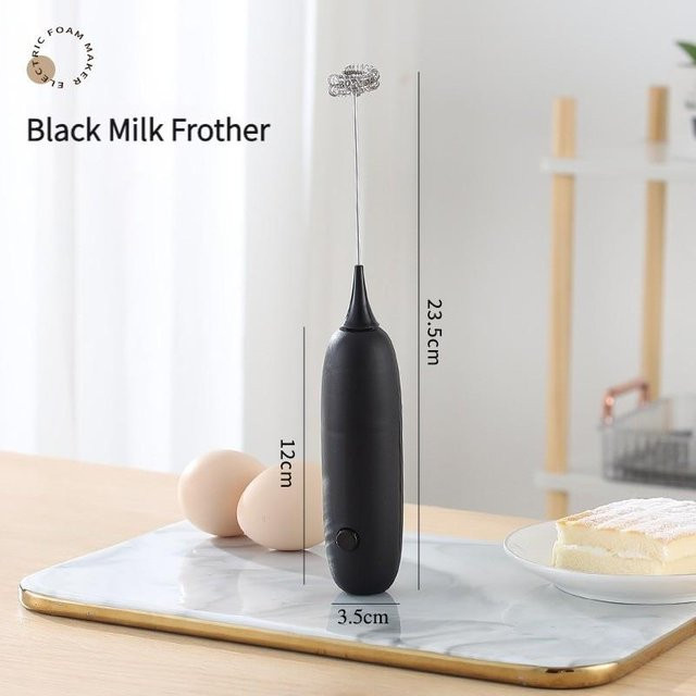 Batteriebetriebener Hand-Eierschläger von Yiran bag als automatischer Schaummixer für Kaffee und Milch in Weiß - Bild 1