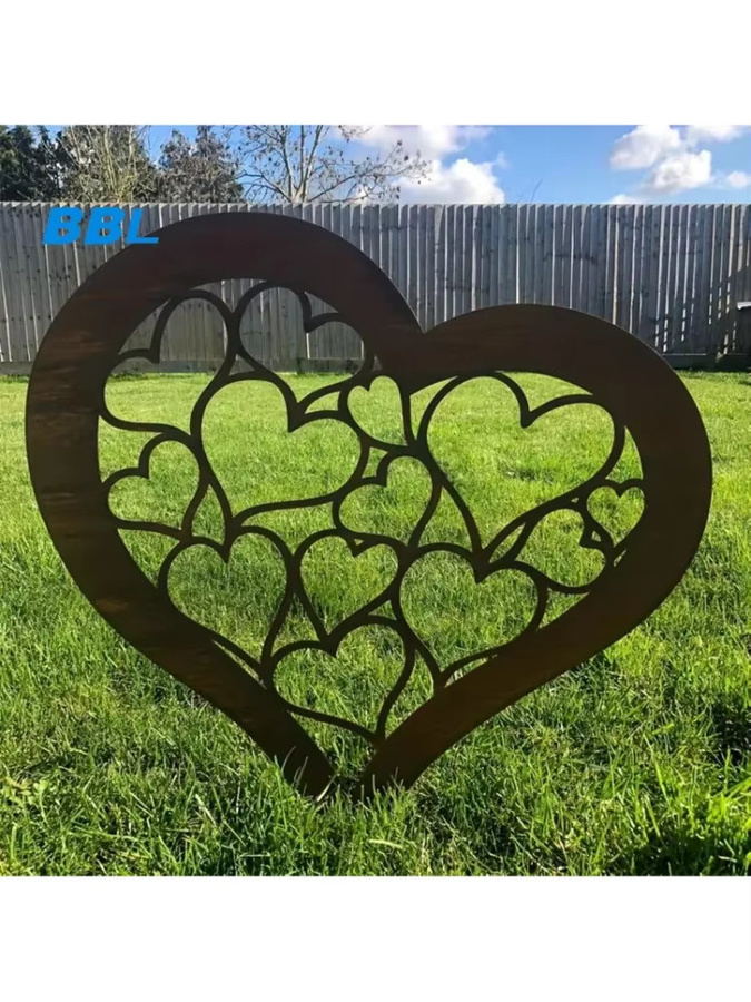 Rustikales Gartenschild in Herz-Silhouette aus Metall in Braun für die Outdoor-Dekoration - Bild 3