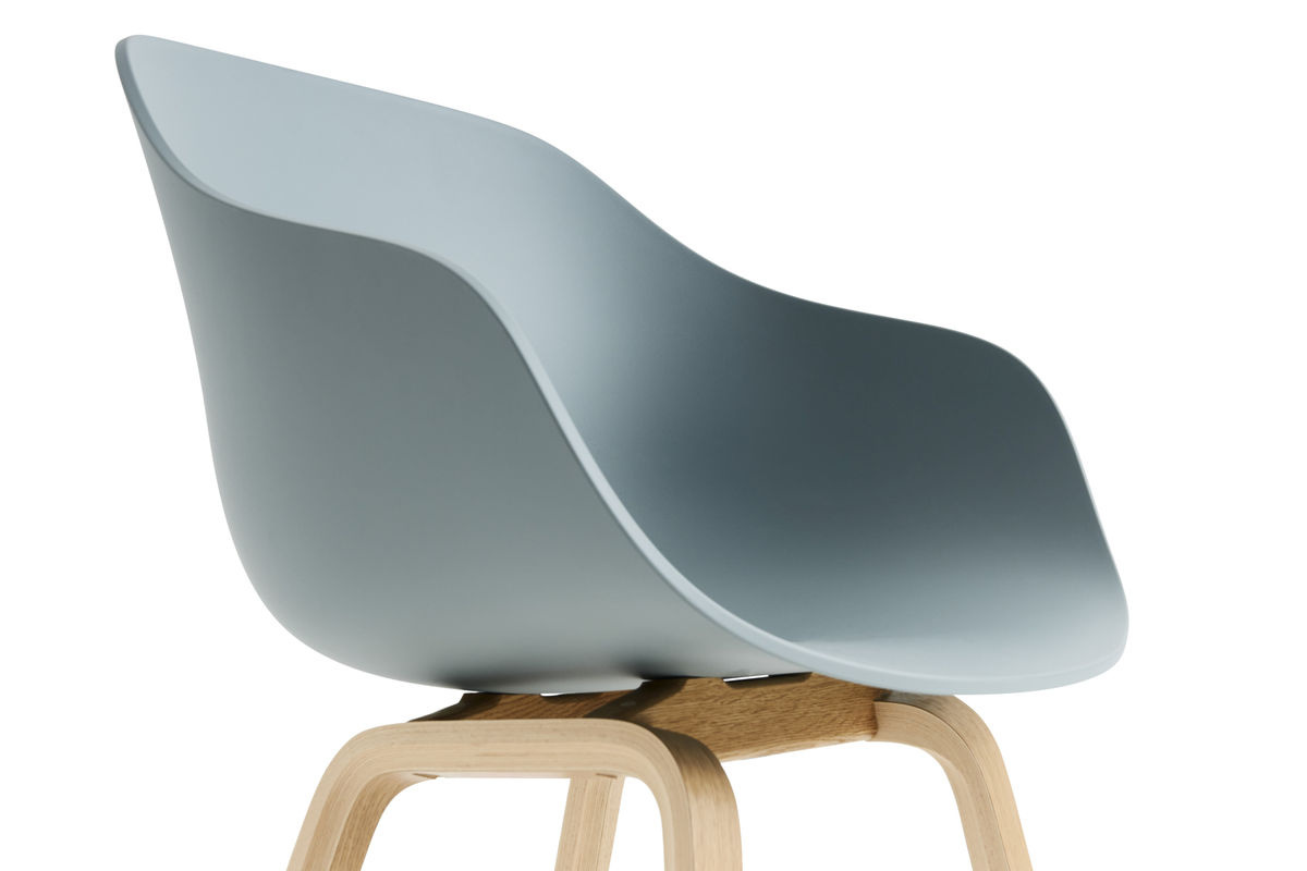 HAY About A Chair AAC 222 mit Armlehnen in Blau und Eiche matt - Bild 3