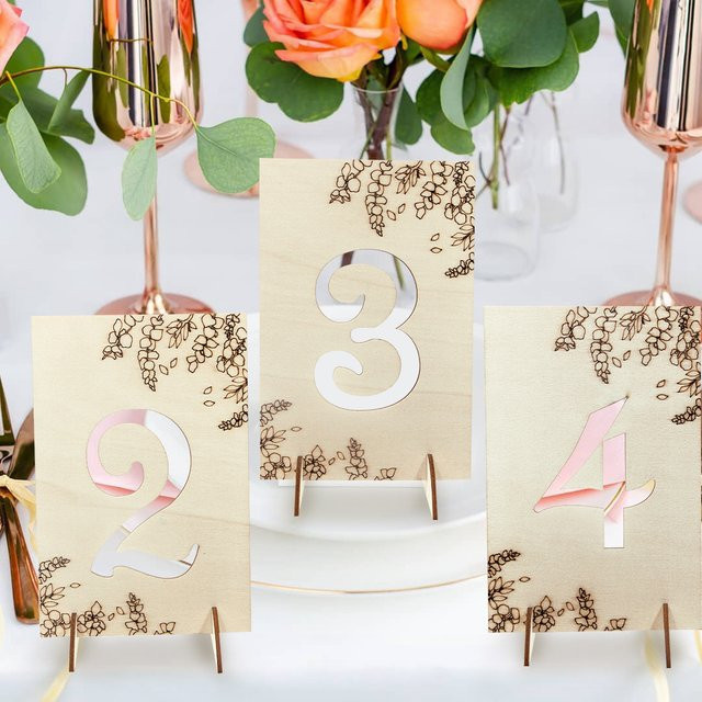 10 Stück Holztisch-Sitzkartenhalter aus Holz mit Zahlen 1-10 in Beige für Hochzeits- und Geburtstagsdekoration im Rustikal-Stil - Bild 1