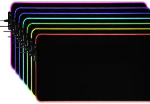 Bytelike RGB Gaming Mauspad in Schwarz mit LED Beleuchtung, großformatig, extra dick und rutschfest - Bild 1