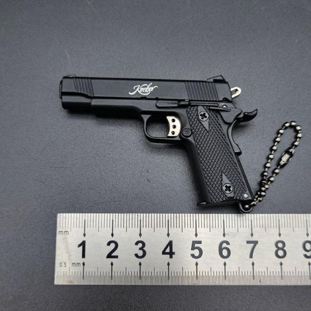 Fashnics Mini-Metallpistolenmodell 1911 Modell Schlüsselanhänger schwarz - Bild 1
