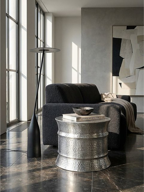 KADIMA DESIGN Couchtisch rund in Silber aus Aluminium mit orientalischem Design und Hammerschlag-Struktur, B/T/H: 62 x 41 x 62 cm - Bild 1