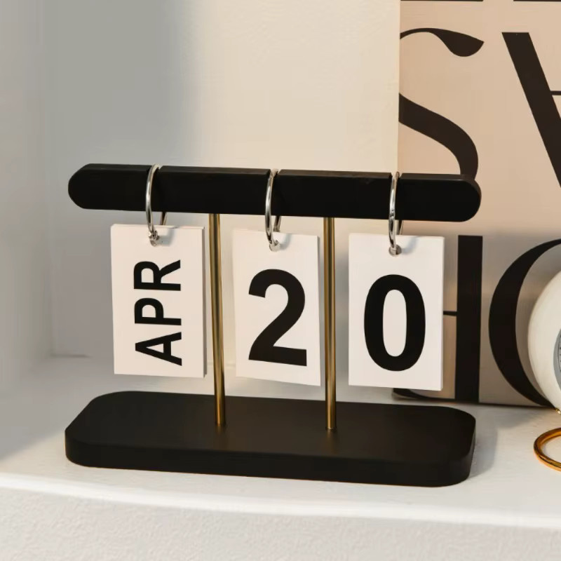 Moderner Tischkalender aus Holz in Schwarz für Büro und Schreibtisch - Bild 2