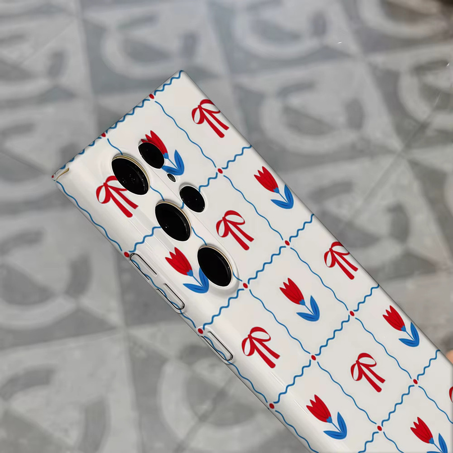 Stoßfeste Doppelschicht Handyhülle mit Rot-Blauer Schleife und Tulpen Patchwork für Samsung Galaxy S25 Ultra, S24 und S23 Ultra Plus - Bild 4