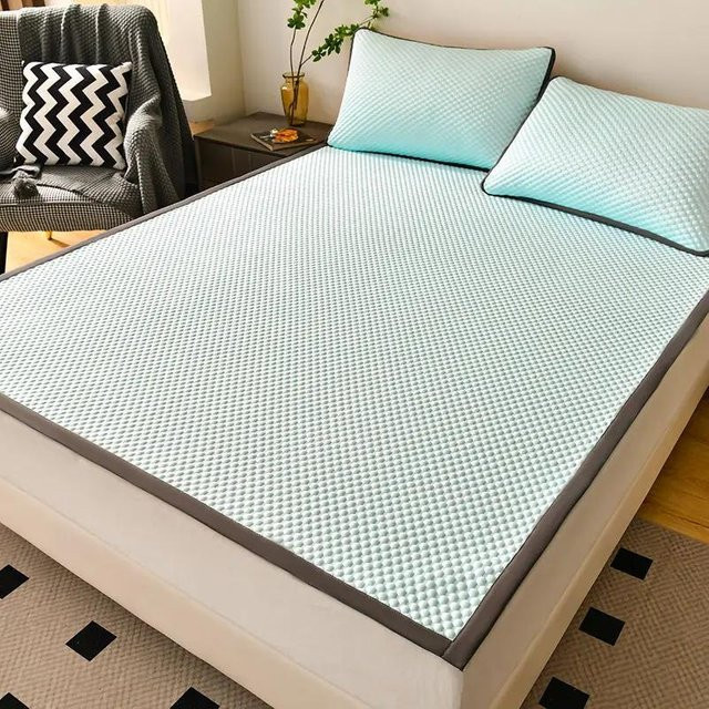 Binchi Outdoor Equipment Atmungsaktive und kühlende Matratzenauflage mit Kissen aus Baumwolle und Lyocell, Blau, B/T/H: 90 x 200 cm - Bild 1